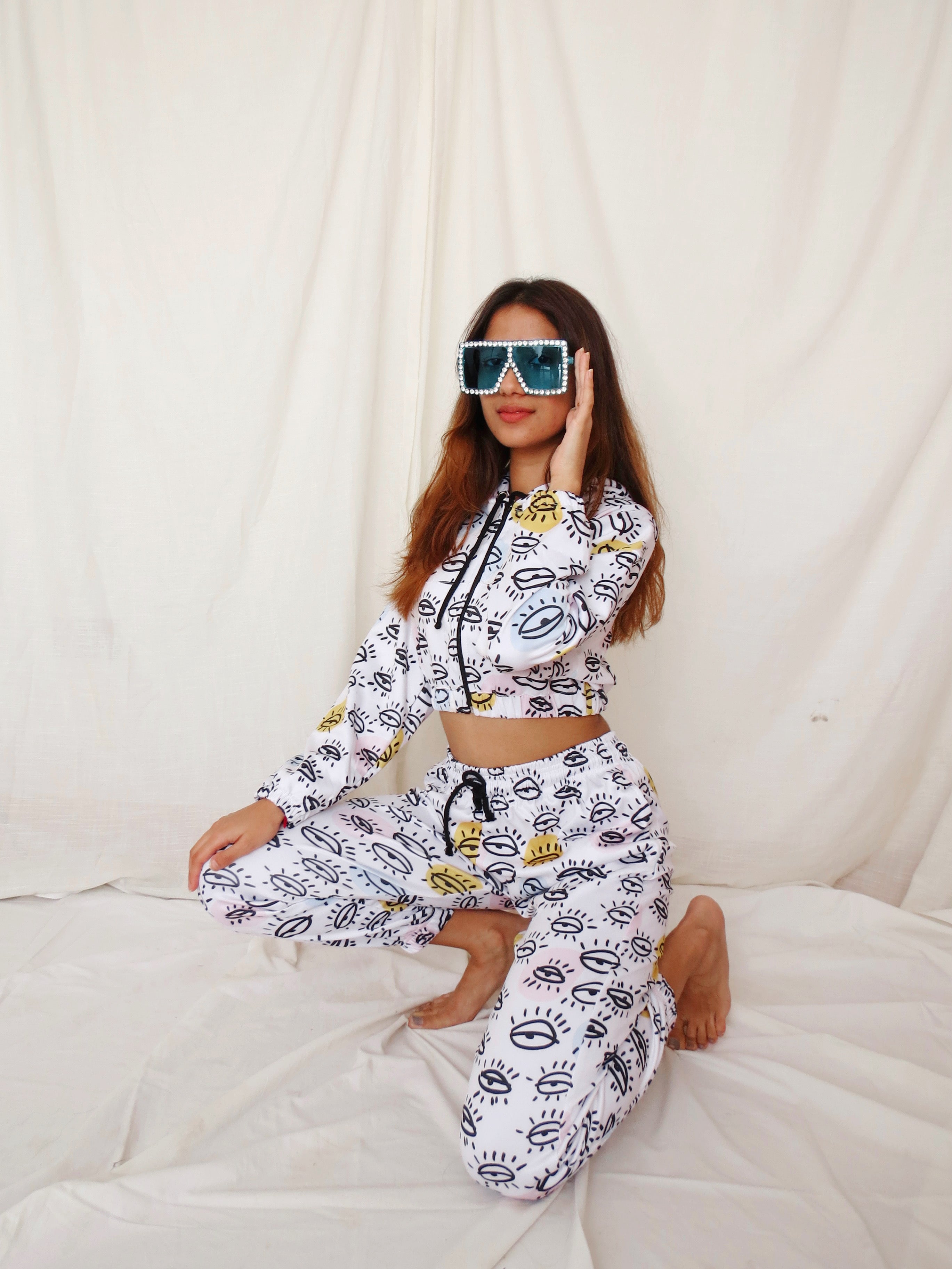 Crazy colors Sweat suit white colourful pants set Small