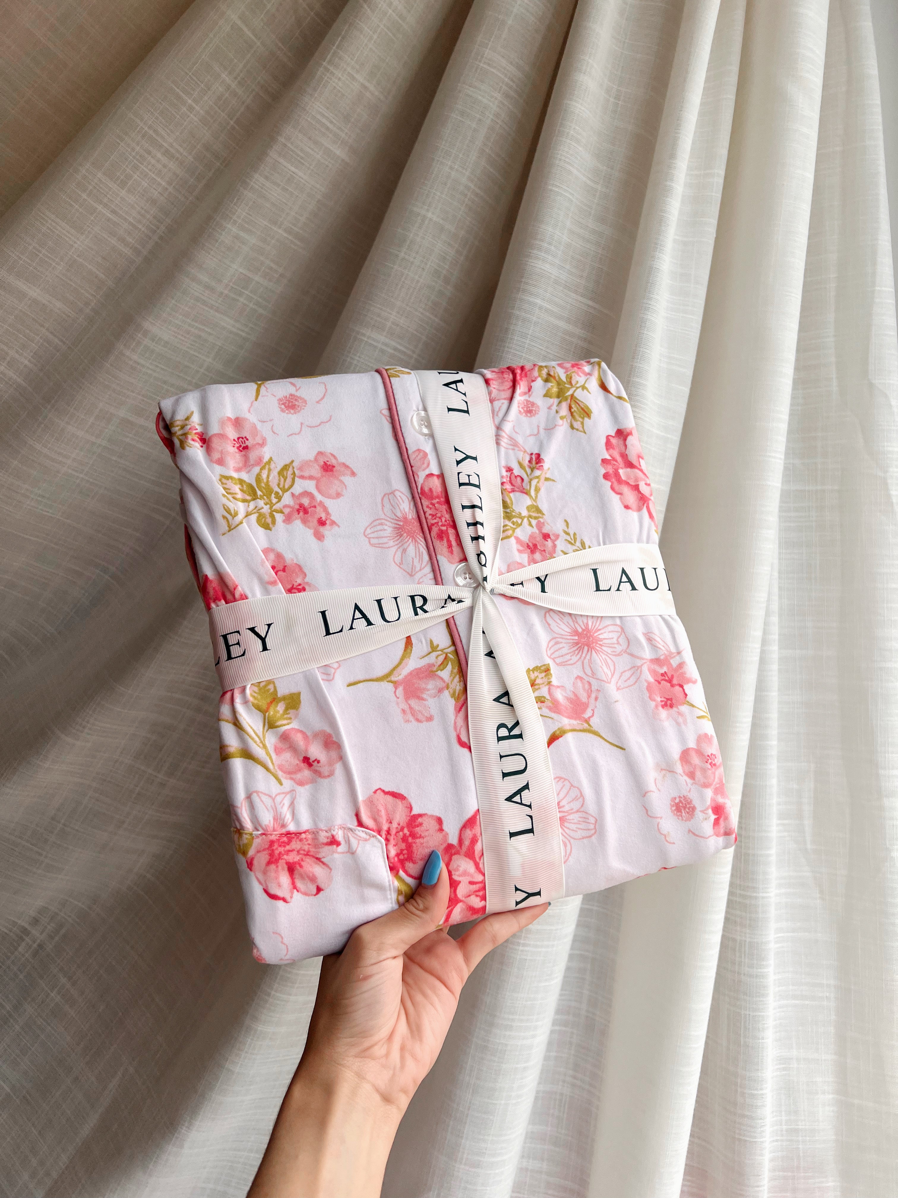 Laura ashley Pink flowers pants pajama set M