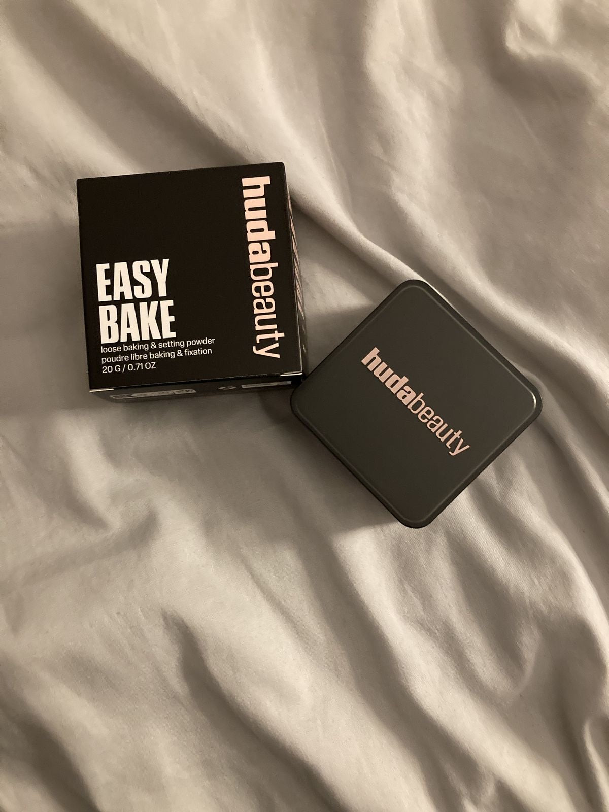 Huda Beauty Easy Bake Setting Powder