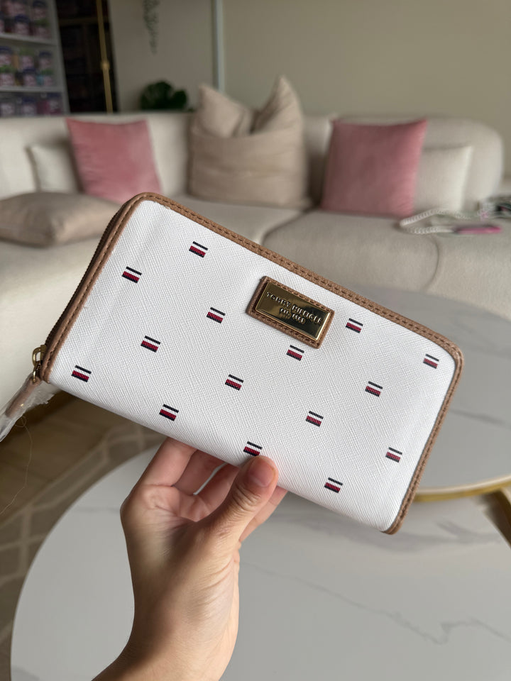 Tommy Hilfiger White Zip Wallet