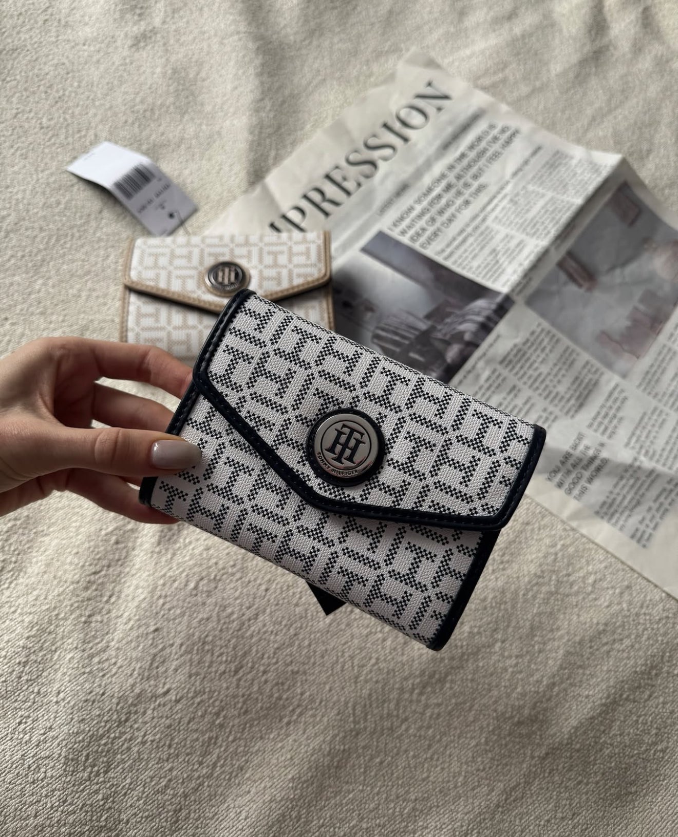 Tommy Hilfiger Logo Bifold Wallet