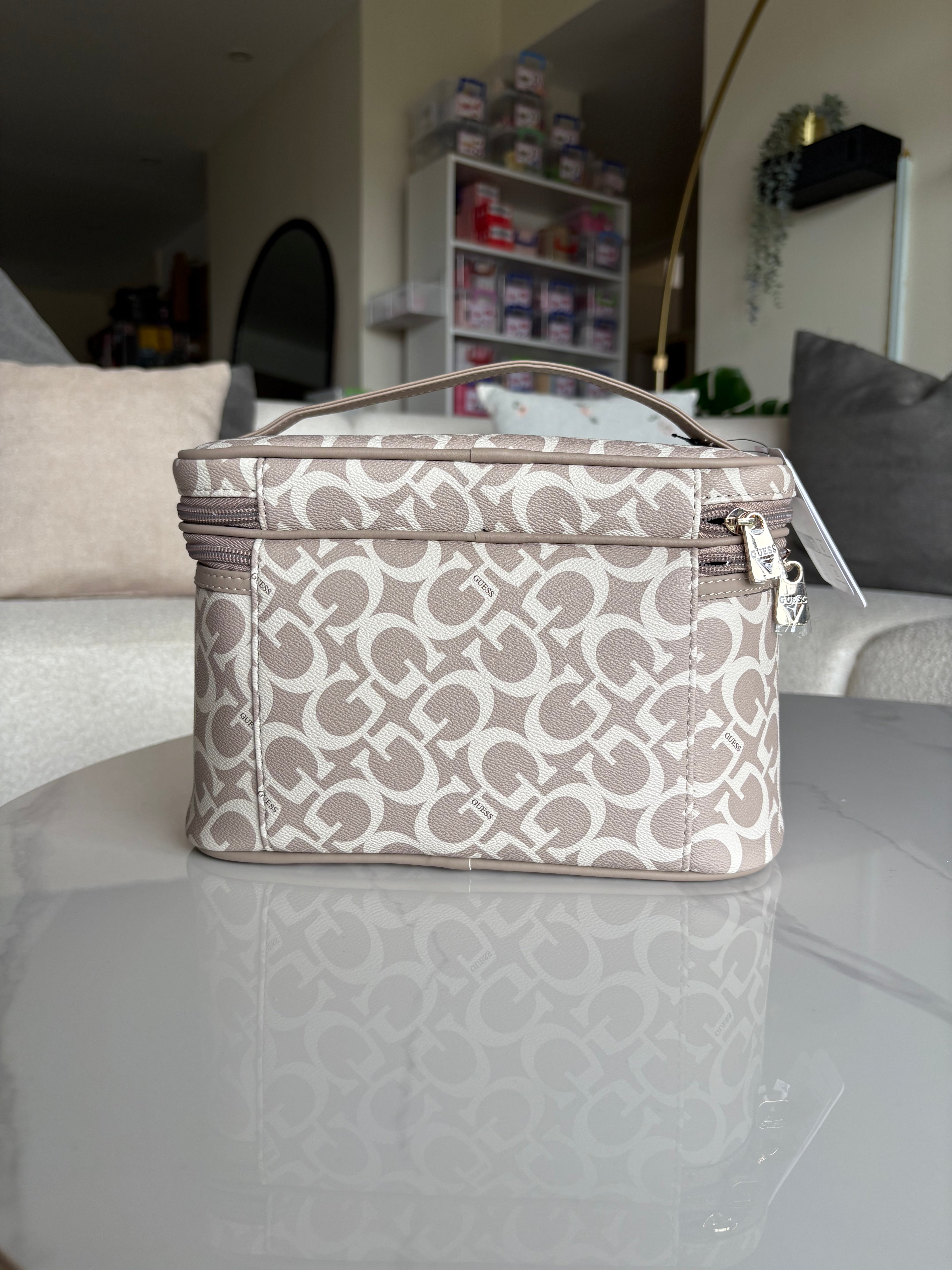 Guess Caramel Kerry Travel Toiletry