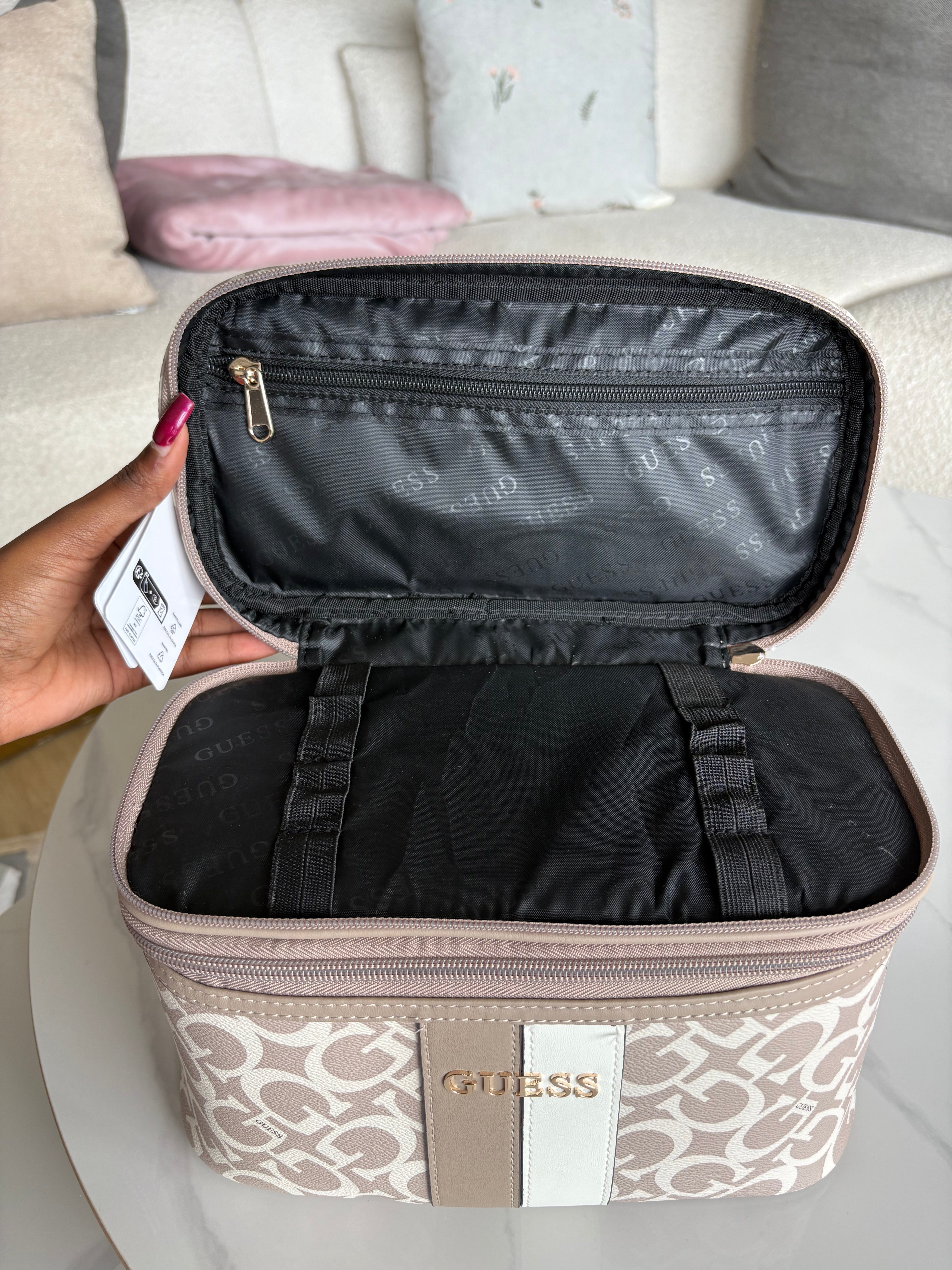 Guess Caramel Kerry Travel Toiletry