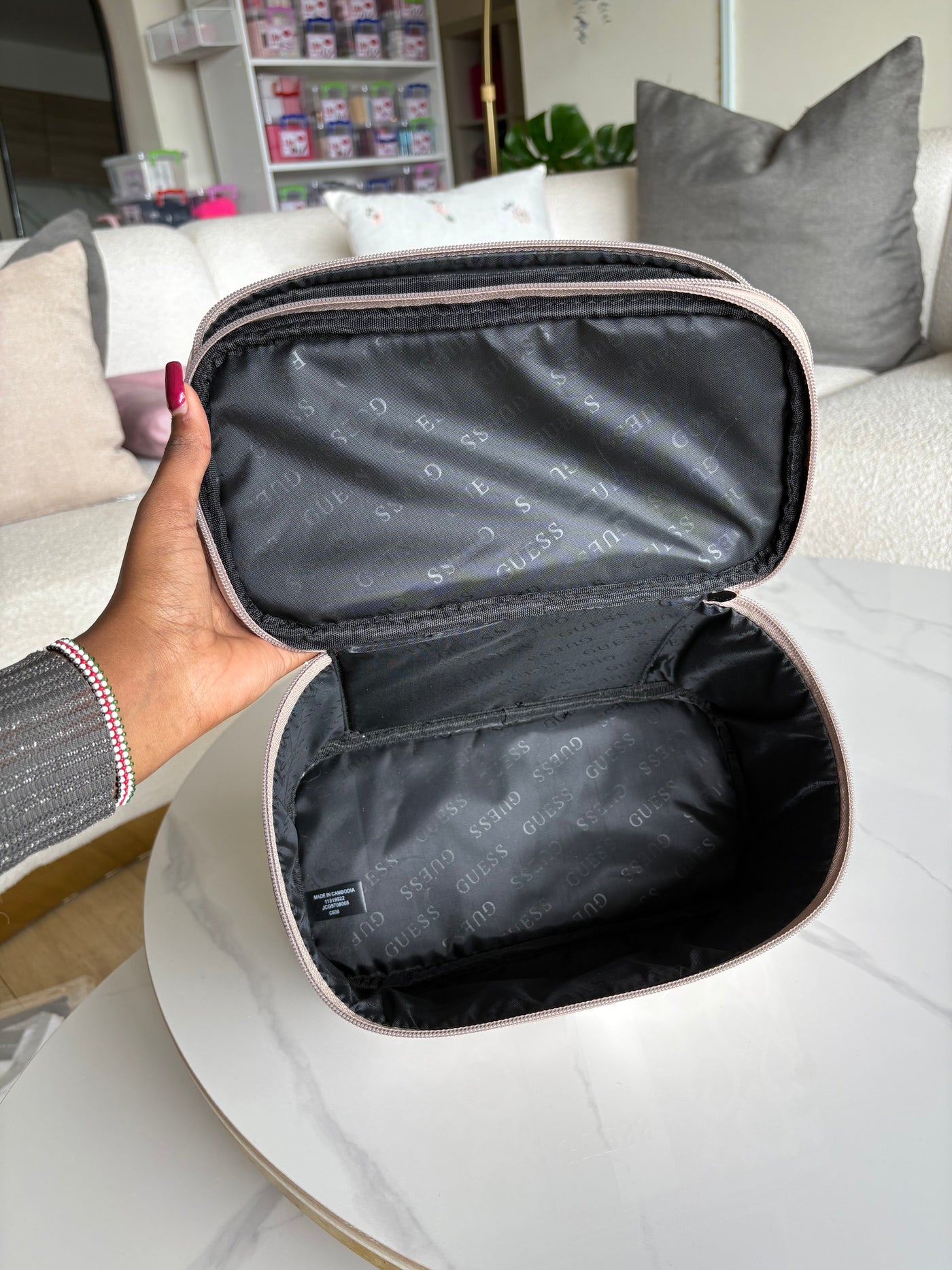 Guess Caramel Kerry Travel Toiletry – Mamacita in Pink