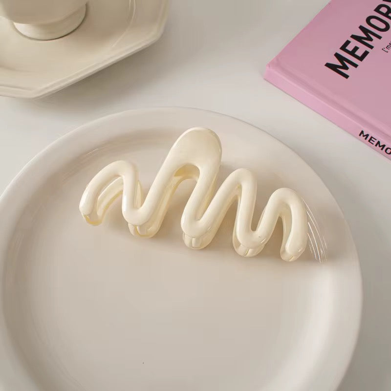 Wavy Hair Clip