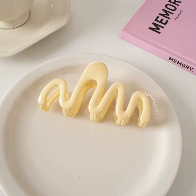 Wavy Hair Clip
