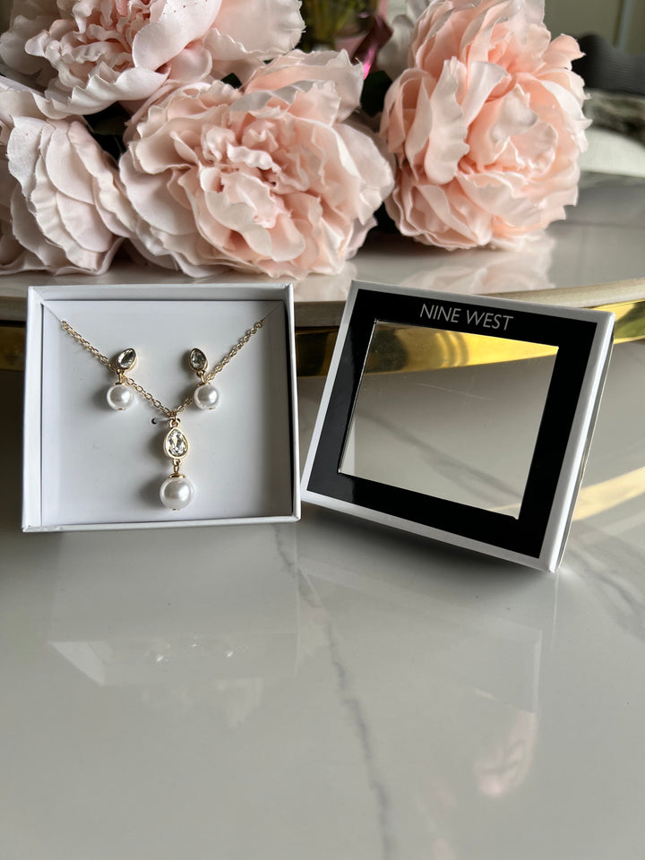 Nine West Necklace earring set
