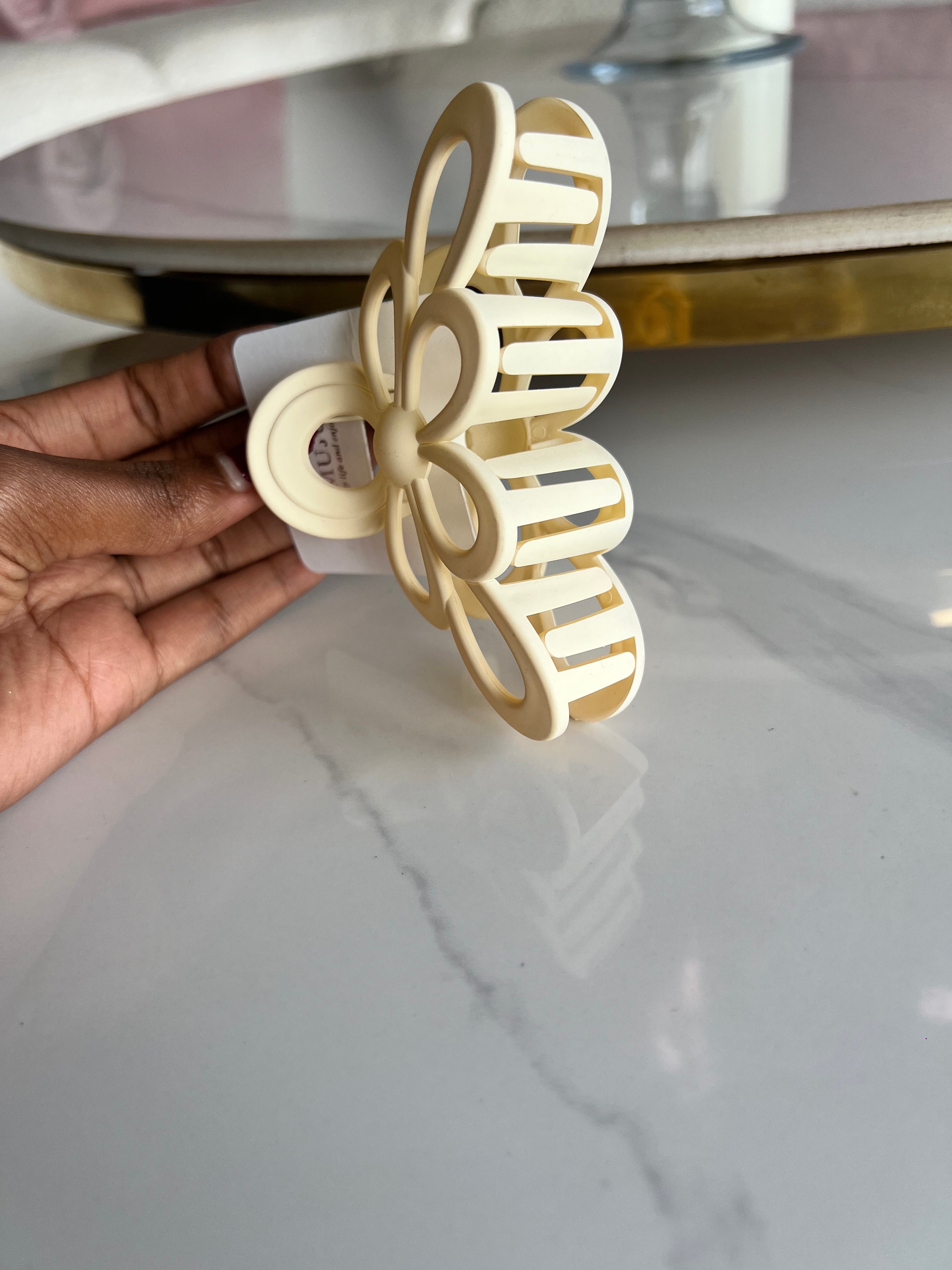 Hollowed Flower Hair Clip