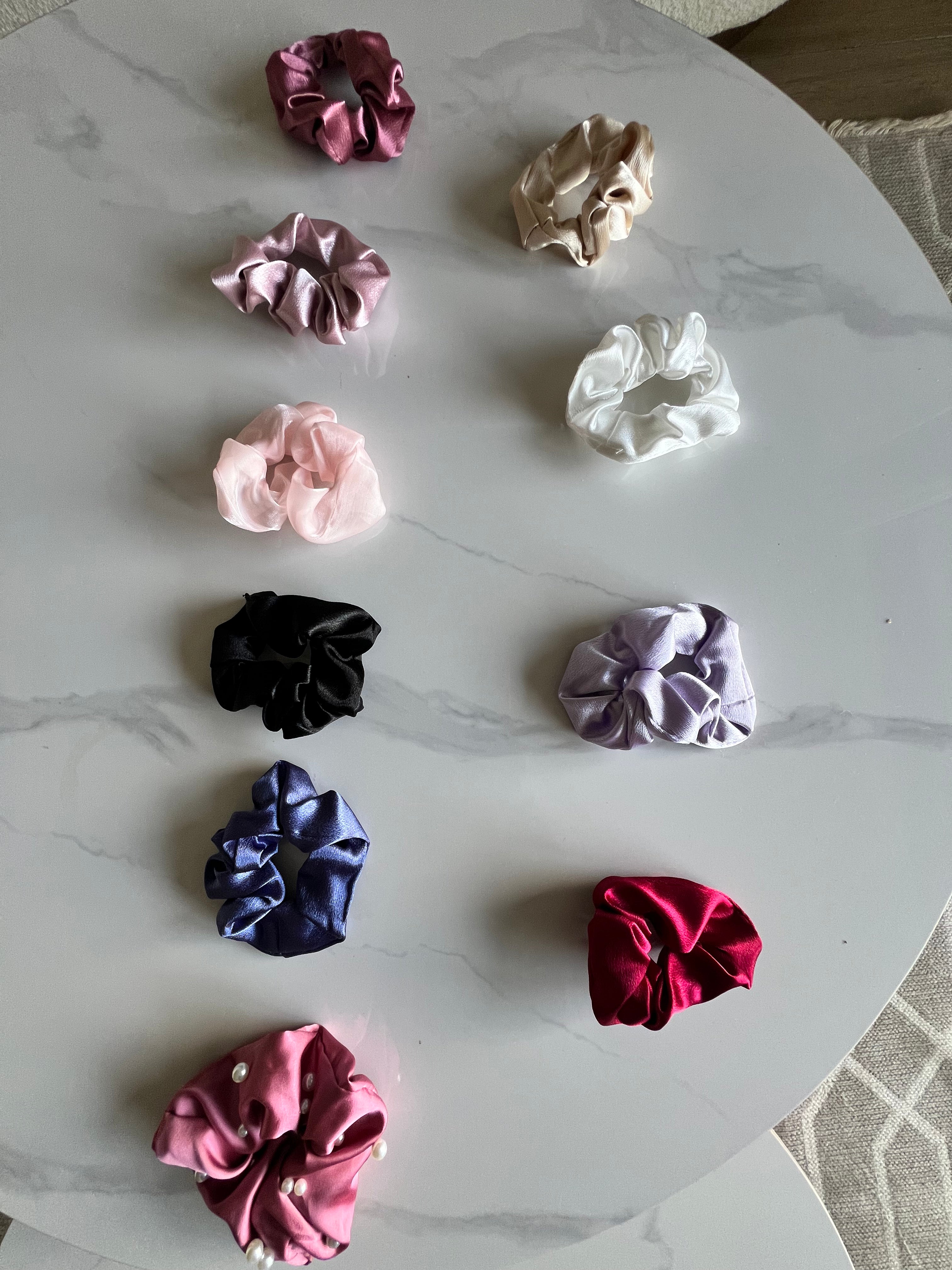 Srunchie satin size small