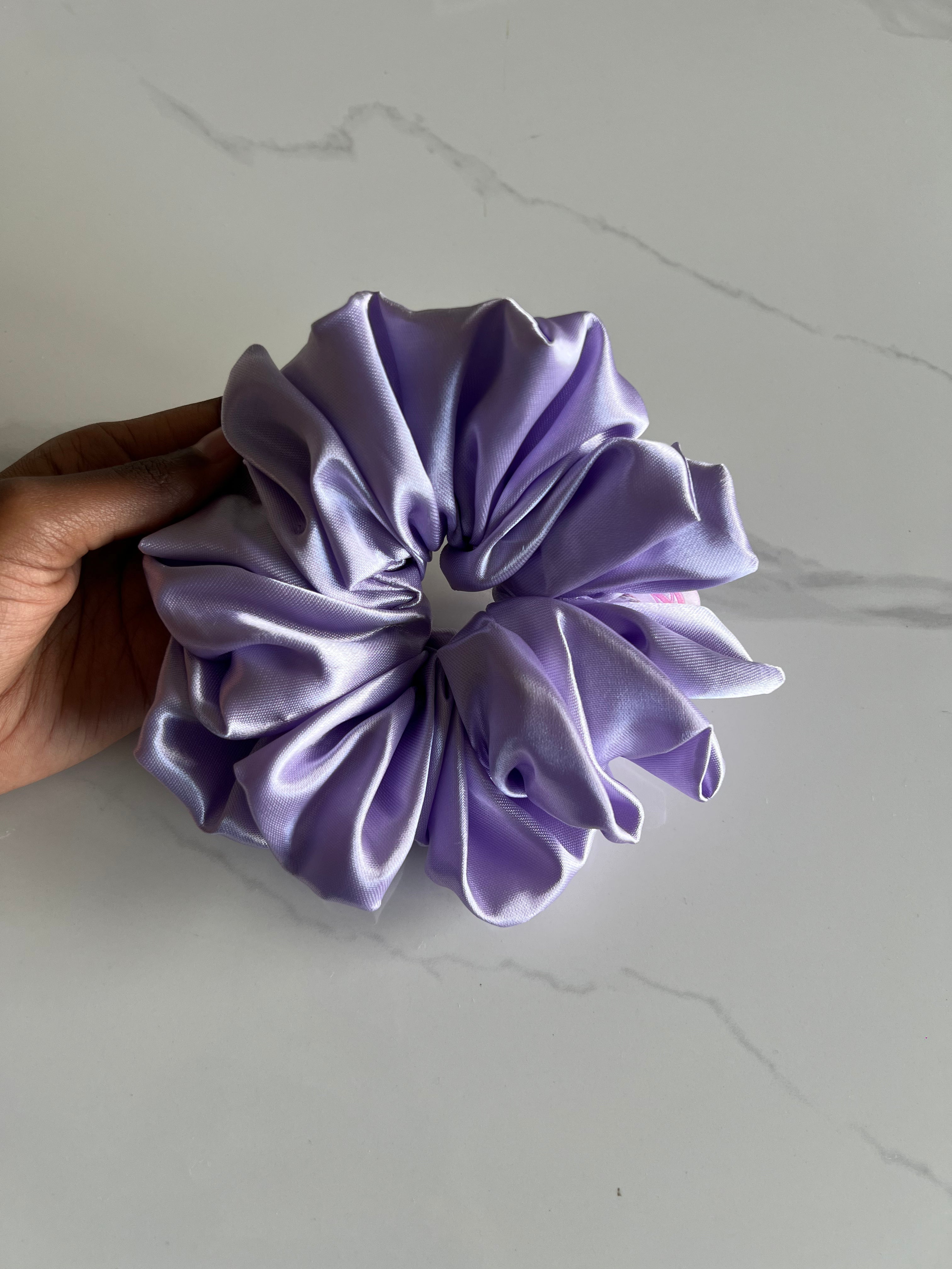 Scrunchie purple satin M-hearts