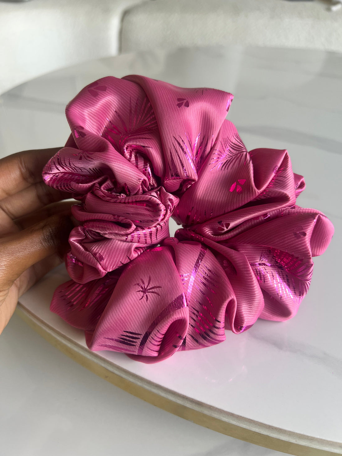 Scrunchie purple detailing satin M-hearts