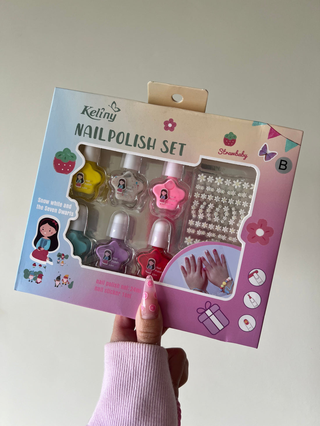 Nail polish set for little girls