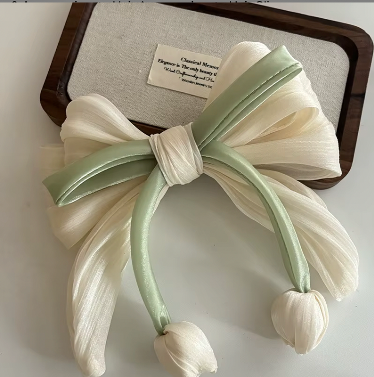 Tulip Bow Hair Clip